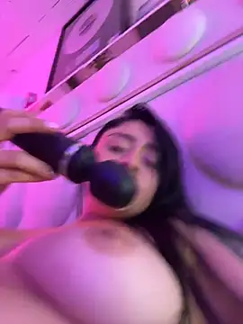 lucianaroy live sex cam