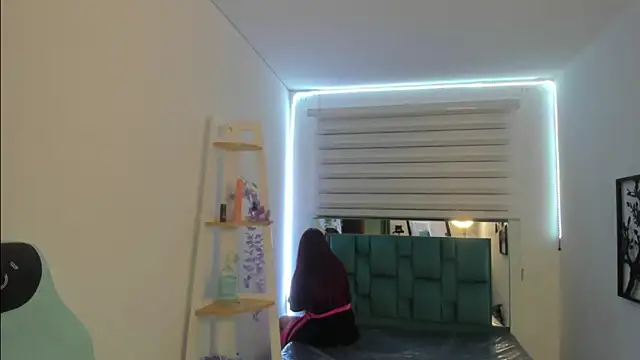 Sara_Red_X webcam