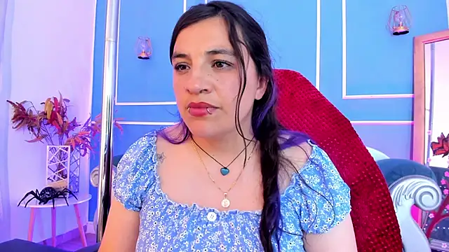 TaraTaylorr webcam