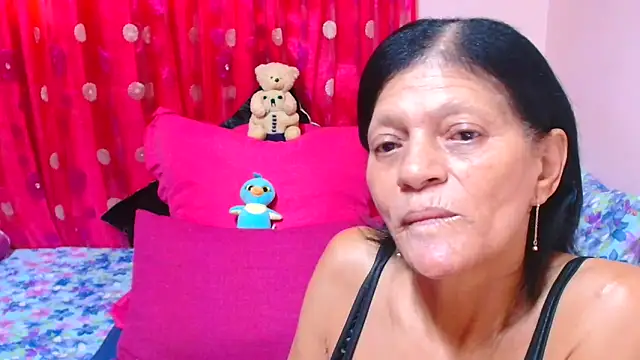 SLUTTYROXY webcam