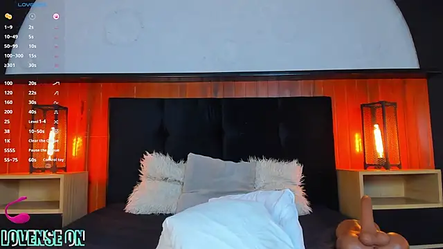 Leo_Savage_ webcam