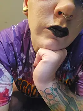 PinkTheHawk webcam