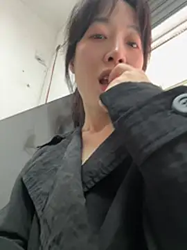 美女yourkeer在线直播