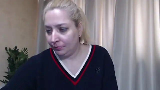 sweetpussy13 webcam