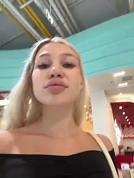  Kiss_Auroraa chat room