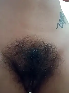 molymeneses Stripchat cam model