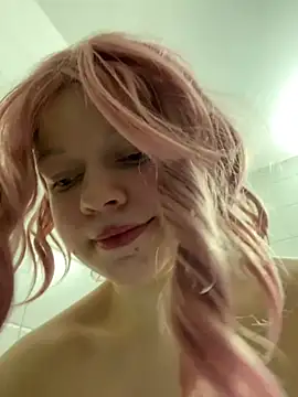 SueNiceeeee Stripchat cam model