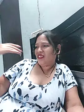 Poojabhabi101 webcam