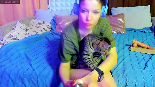Eva_purrr_ webcam