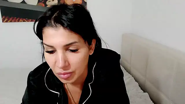 NickyHotXO webcam