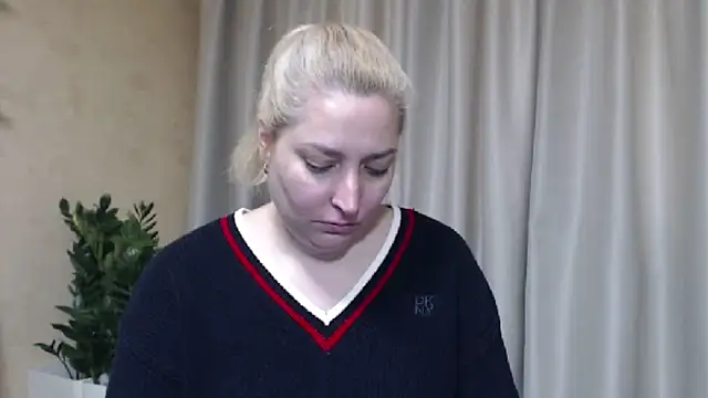 sweetpussy13 webcam
