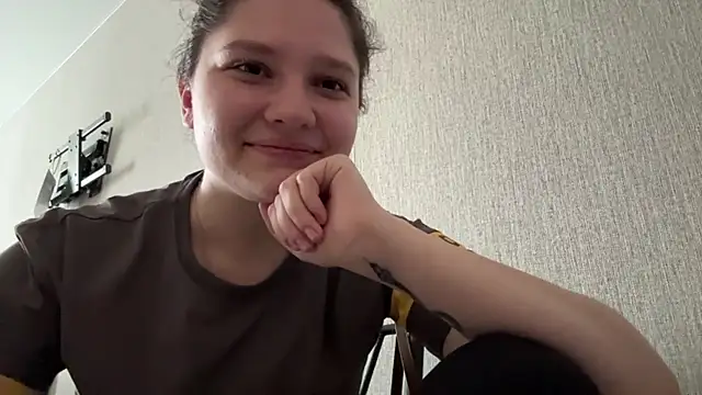 Emmiebutwihu webcam