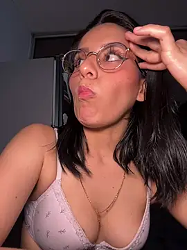 Trixie_pop webcam