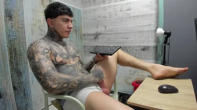 Gury_tattoo webcam