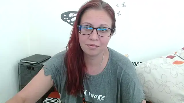 LadyHellene webcam