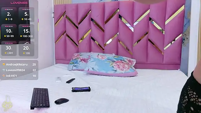 hornybarelylegalgirl webcam