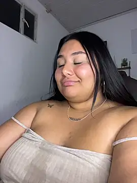 Nicky-222 webcam