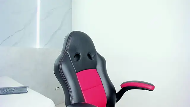 dakota_tucci webcam