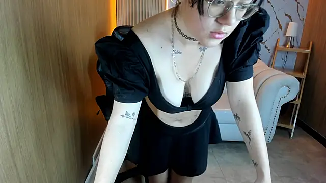 Amara_tf webcam