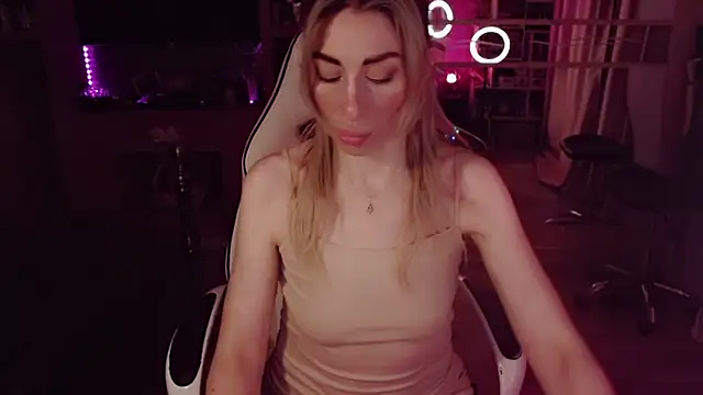 AnnieGOld_ webcam