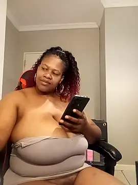 bustylisa1983 webcam
