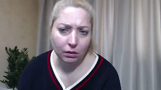 sweetpussy13 webcam