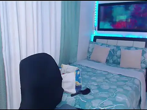 Heavenly_Treats webcam