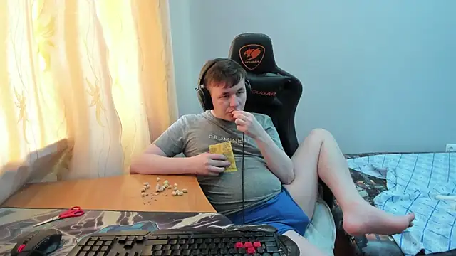 iliaskrislove - Iliaskrislove's free webcam - UK Sex Cams