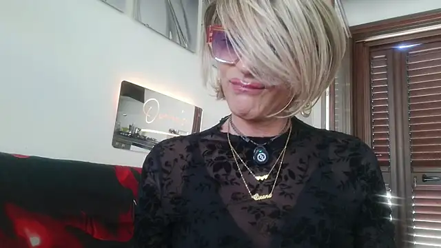LadyOxana webcam