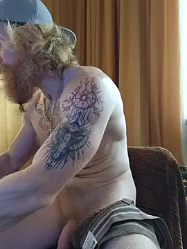 Gingerbeard40 live sex cam