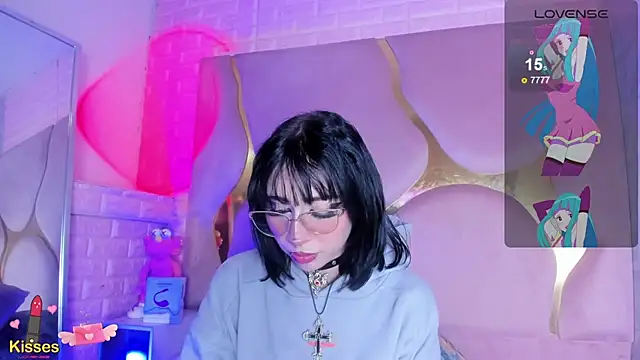 NaniiSisy webcam