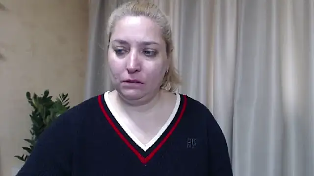 sweetpussy13 webcam