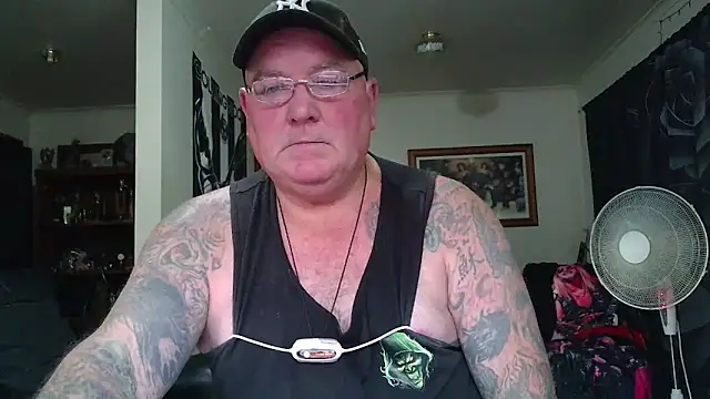 KINKYBLUEYES69 webcam