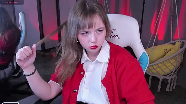 LeonaHicks webcam