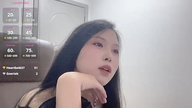 美女-LINXI在线直播