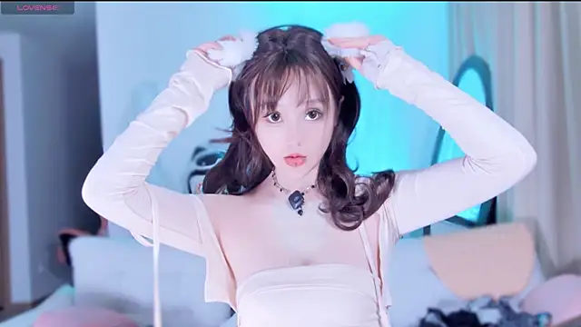 美女Yr_kitten_333在线直播