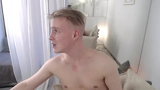 AlexxSweet live sex cam