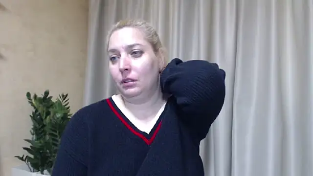 sweetpussy13 webcam