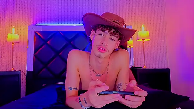 nova_salvatore webcam