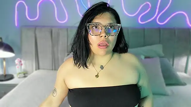 Amarisse_sides webcam