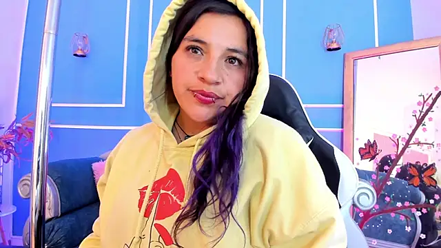 TaraTaylorr webcam