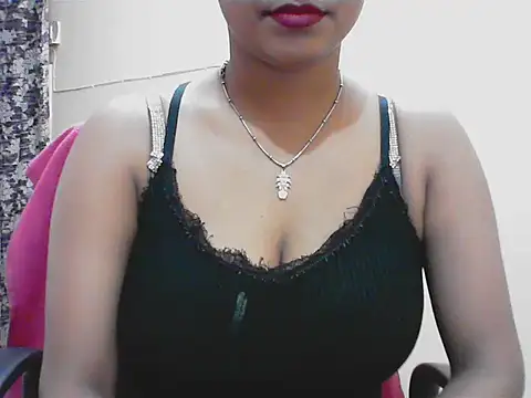 LovingPihu webcam