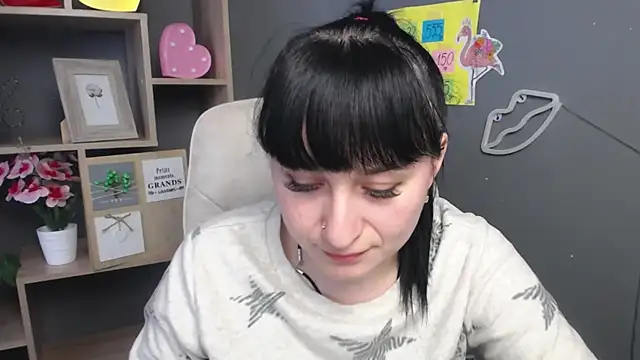 NinaFlawlees webcam