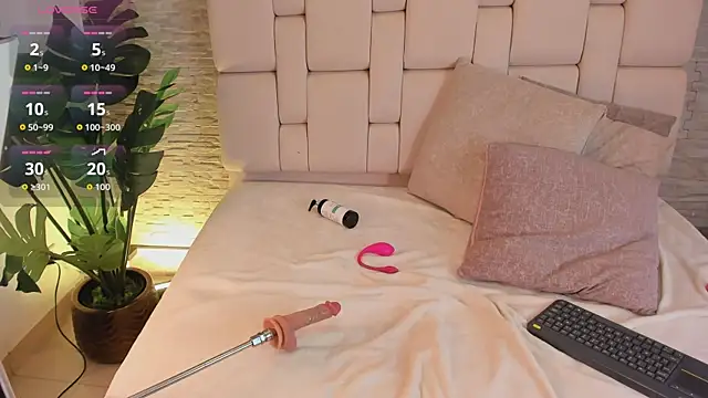 Nyxee_ webcam