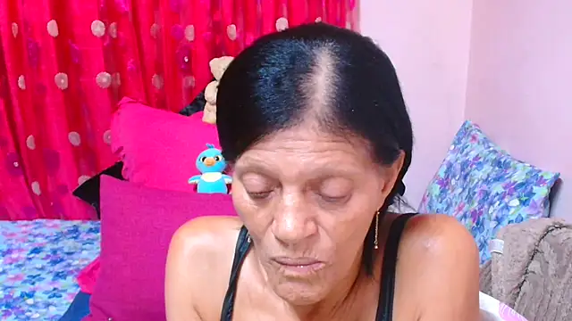 SLUTTYROXY webcam
