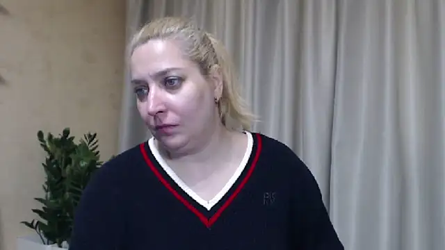 sweetpussy13 webcam