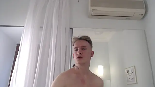 AlexxSweet webcam