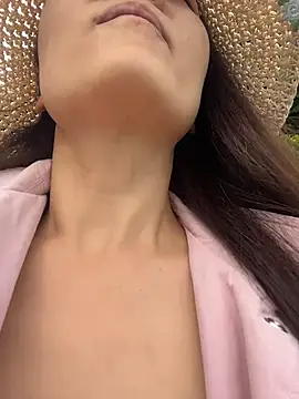 美女xiaochengzi505在线直播
