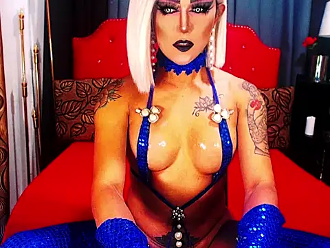 CyraHasABigCock webcam