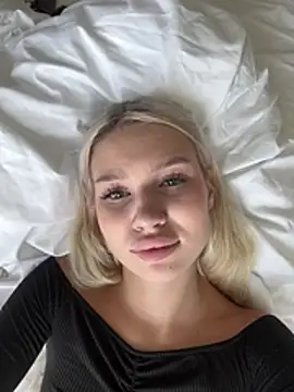 Kiss_Auroraa webcam